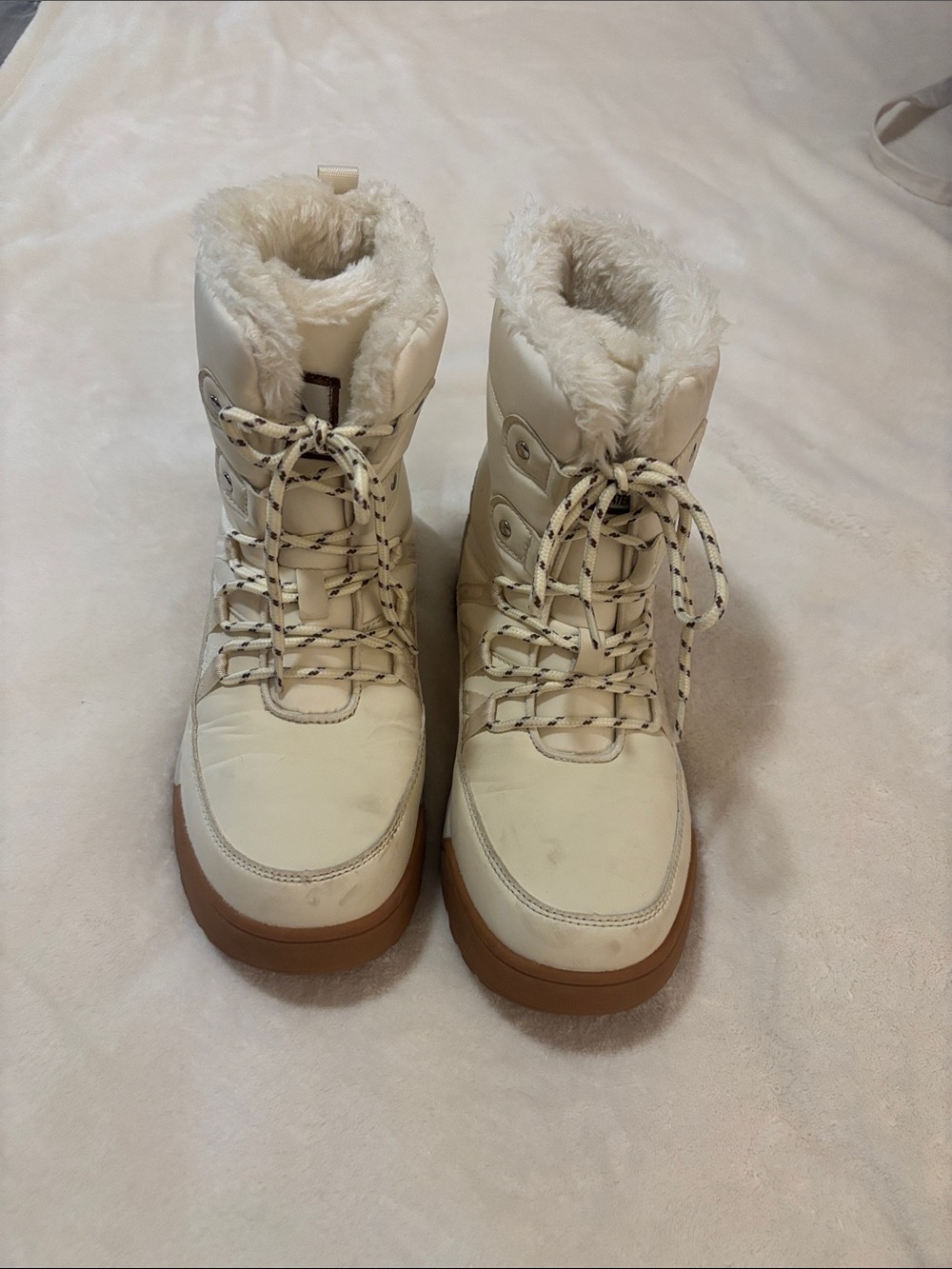 Women's Cream Faux-Fur Lace-Up Winter Boots with Gum Outsole